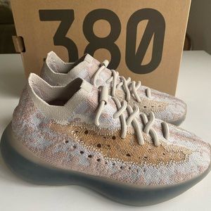 Yeezy Boost 380 Pepper Size 5
